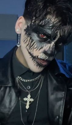 Extreme Halloween Makeup, Gothic Makeup Men, Goth Men Makeup, Demon Makeup Men, Easy Halloween Makeup For Men, Halloween Makeup For Boys, Extreme Eyeliner, Halloween Makeup Men