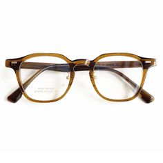 Eye Glasses Inspiration, Witchy Glasses Frames, Funky Glasses Frames For Women, Men In Glasses, Cool Glasses For Men, Small Frame Glasses, Glasses Inspo, Retro Glasses Frames, Glasses Frames For Men