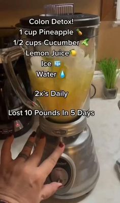 Cleanse Drink, Healthy Juicer Recipes, Healthy Juice Drinks, Juice Cleanse Recipes, Colon Detox, Healthy Drinks Smoothies, Healthy Juice Recipes, Cleanse Recipes