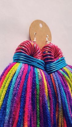 Colorful Yarn Statement Earrings With Accents Yarn Earrings Ideas, Diy Yarn Earrings, Tassels Diy Tutorials, Diy Jewelry Videos, Yarn Jewelry, Diy Tassels, Yarn Earrings, Earrings 2024, Lady Accessories