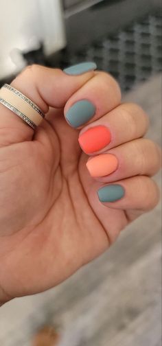 Two Color Manicure Ideas, Short Nail Summer Colors, Happy Nail Colors, Short Different Color Nails, Sns Dipping Powder Nails With Design, Tip With Dip Nails, Short Nail Designs September, Nail Ideas End Of Summer, New Job Nail Ideas