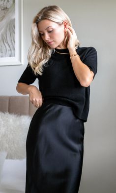 Alessa Silk Slip Skirt – 100% Silk Skirt | Ravella Luxury Silkwear Black Silk Skirt Outfit Casual, Black Satin Skirt Outfit Work, Black Silk Skirt Outfit Summer, All Black Business Outfit, How To Style A Silk Skirt, Black Silk Midi Skirt Outfit, Wedding Guest Dress Cold, Petite Business Casual Outfits, Black Satin Skirt Outfit Classy