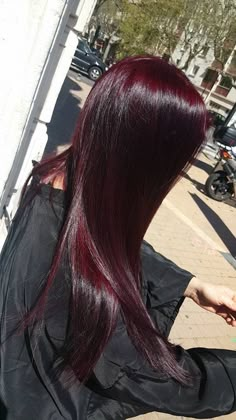 Red Wine Hair Color, Red Wine Hair, Pelo Color Vino, Wine Hair Color, Wine Red Hair