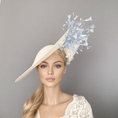 Kentucky Derby Hat Pale Blue Derby Hat Ivory Royal Ascot Hat - Etsy White Derby Hat, Kentucky Derby Outfit, Wedding Guest Outfit Inspiration, Derby Attire, Fascinator Hats Wedding, White Fascinator, Kentucky Derby Fascinator, Fascinator Wedding, Blue Fascinator