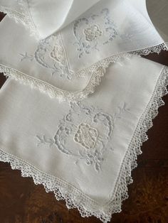 Gorgeous! 6 Point de Venise Lace + Filet Lace snow white Irish linen napkins 16X16 inches square in PRISTINE unused condition. Difficult to find these sets in such perfect condition with no stains, tears, holes, or damage of any kind. Note that one napkin has a different floral embroidery than the other 5 - see picture 8 and 9. Likely will be never noticed unless pointed out. Wonderful napkins for the wedding party table with something blue embroidered onto the snow white linen. Lovely Mothers D Lace Napkins, Filet Lace, Napkins Wedding, Wedding Party Table, Linen Collection, Table Cloths, Irish Linen, Fine Linen, Table Napkins