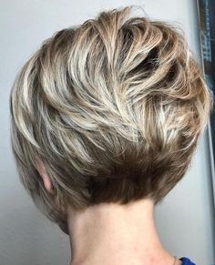 Graduated Layers, Stacked Haircut, Stacked Hairstyles, Longer Layers, Modern Pixie, Κούρεμα Bob, Stacked Haircuts, Stacked Hair, Stacked Bob