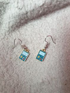 Cute BMO earrings, perfect for any Adventure Time fan! Adventure Time Earrings, Bmo Adventure Time, Adventure Time Distant Lands, Cartoon Cute, Animated Cartoons, Adventure Time, Advent, Jewelry Earrings Dangle, Etsy Accessories