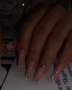 Nails For Red Prom Dress, Nails For Prom Black Dress, Prom Nails Black Dress, Nails For Red Dress Ideas, Classy Bridesmaid Nails, Elegant Acrylic Nails, Christmas Nails Black, Christmas Nails Glitter, Nye Nails