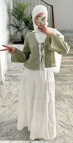 #hijab outfit #autumn outfit #hijabi outfit ideas #skirt styling ideas #skirts ideas Modest Spain Outfits, Hijabi Inspired Outfits, Hijab Dress Inspiration, Dresses Hijabi Outfits, Hijab Fashion For Summer, Modest Fashion Hijab Casual, Fashion Inspo Outfits Modest, Modest Summer Fashion 2024, Hijabi Aesthetic Outfits Abaya