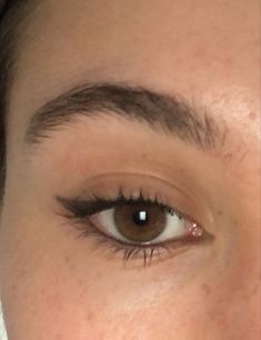 Easy Natural Eyeliner, Makeup Soft Autumn, Grunge Eye Makeup, Eyes Aesthetic, Simple Eyeliner