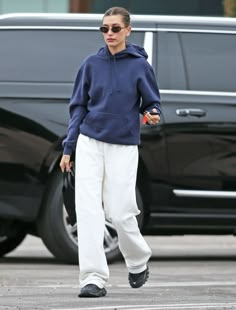 Hailey Bieber Winter Outfits, Hailey Bieber Winter, Long Puffer Coat Outfit, Hailey Bieber Street Style, Hailey Bieber Outfits, Hailey Bieber Style, Hailey Baldwin Style, Models Off Duty Style, Outfit Formulas