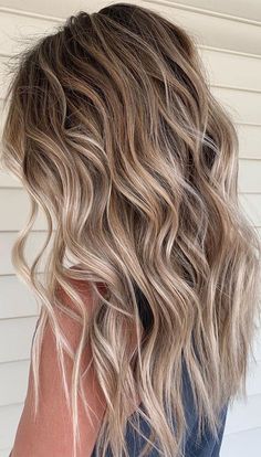 Partial Highlights For Brunettes, Blonde Partial Highlights, Color Trends 2023, Partial Highlights, Rambut Brunette, Light Brunette, Beige Hair, Icy Blonde Hair, Bronde Hair