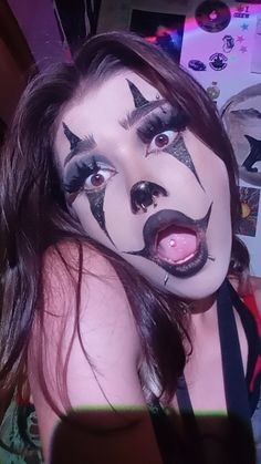 black and white face paint makeup clown makeup glitter All Black Clown Costume, White And Black Halloween Makeup, Paint Face Halloween, Creepy Face Paint Easy, Clown Makeup Face Paint, Halloween Makeup Black Eyes, Black And White Halloween Face Paint, Cute Black Clown Makeup, Clown Black Makeup