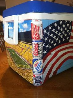 the cooler is made to look like an american flag