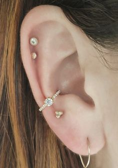 Conch Hoop Jewelry, Gold Conch Hoop, Ear Piercings Conch, Bellybutton Rings, Conch Hoop, Conch Jewelry, Ear Art, Conch Earring, Piercing Ideas