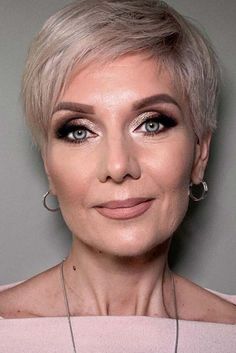 Makeup For Over 60, 50 Makeup, Makijaż Smokey Eye, Eye Makeup Tips, Bride Makeup, Smokey Eye Makeup