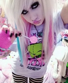 Scene Queen Makeup, Emo Scene Girls, Scene Queen, Scene Aesthetic, Scene Core, Kids Diary, Scene Queens, Scene Outfits, Queen Makeup