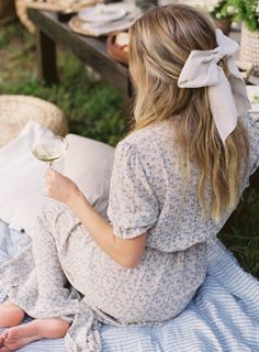 Cottage Style Photoshoot, Grandmillenial Style Clothing, English Countryside Photoshoot, Cottage Core Maternity Shoot, Picnic Style Maternity Shoot, Dreamy Cottage Core Photoshoot, Botanical Sketches, Grandmillenial Style, Baby Goat