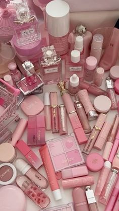 Content Creator Aesthetic Pink, Pink Things Aesthetic, Aesthetic Pink Things, Cute Girly Makeup, Maquillage Aesthetic, Blush Aesthetic, Makeup Asthetic, Pink Skincare