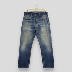 Größe 32x28 Vintage 90er Jahre Levi's 505 Faded Blue Jeans Helle Wasch Levi's Straight Cut Jeans Levi's 505 Reißverschluss Denim Levi's USA Jeans W32 Bitte kontaktieren Sie mich bei Fragen zu diesem Kleidungsstück vor dem Kauf. GRÖßE ABMESSUNGEN: - TAILLE: 32" Zoll HÜFTEN: 43 "Zoll Oberschenkel: 64 cm BEINÖFFNUNG : 16 "Zoll STIMMUNG: 12 "Zoll Schrittlänge: 72 cm Aussennaht (Gesamtlänge): 41 "Zoll GEWICHT : 0,70 kg Zustand : Zerschlissene, verblasste, schmutzige Jeans Guter Vintage Zustand. Bitte Faded Blue Jeans, Light Wash Levis, Usa Jeans, Levi's 505, Straight Cut Jeans, Jeans Light Wash, Levis 505, Jeans Light, Pinterest Board