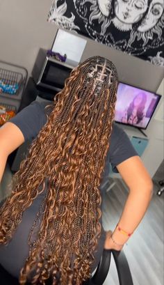 Brown Goddess Knotless Braids, Black Boho Braids With Blonde Highlights, Black And Honey Brown Boho Braids, Long Boho Knotless Braids With Color, Light Brown Boho Braids, Light Brown Goddess Braids, Boho Braids Light Brown, Color 4 Braids, Brown Goddess Braids