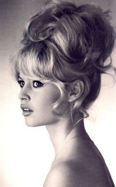 '60s sexy. Wedding Upstyles, Bardot Hair, 1960s Hair, 60s Hair, Jacqueline Bisset, Bridget Bardot, Retro Hairstyles, Brigitte Bardot, Big Hair