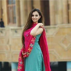 Dps For Whatsapp, Stylish Girls Dp, Simple Suit, Best Whatsapp Dp, Dp Photos, Girls Dps, Punjabi Outfits, Indian Designer Suits, Kurta Style