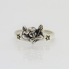 Vintage Sterling Silver Angel Band Ring ...Marked 925...Weights 2.4grams...Size 10...Measure of Face 9.4MM...It's in very good condition. Birthday 17, Ap Portfolio, Angel Band, Angel Ring, Ring Inspo, Ring Size 10, Size 10 Rings, Dream Jewelry, Inspiration Art