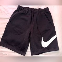 Brand New Nike Functional Shorts, Nike Playwear Shorts, Nike Shorts Boys, Compressive Sportswear Shorts By Nike, Compressive Nike Sportswear Shorts, Nike Shorts, Cool Outfits For Men, Shorts Athletic, Sport Shorts