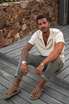 Mens Vacation Outfits, Tulum Outfits, Vacation Outfits Men, Italian Mens Fashion, Beach Wedding Guest, Look Jean, Mens Summer Outfits, Mens Casual Outfits Summer, Italy Outfits