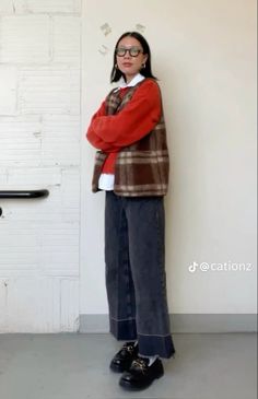 Professional Outfits Women Gen Z, Fall Outfits Women 90s, Investor Meeting Outfit, Preschool Teacher Outfits Aesthetic, Winter Semi Casual Outfits, Work Outfit With Backpack, Scandinavian Style Work Outfits, Oversized White Dress Shirt Outfit, Preppy Thrifted Outfits