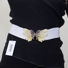 Vintage 80s White Butterfly Waist Belt! Stretchy Belt with Giant Kissing Butterfly gold and enamel buckle! Size not marked, fits approx. a M how its set now but entirely adjustable has some stain spots  on the back Waist: 28 1/4" Butterfly Stretch Belt White 3 oz. Butterfly Belt, Butterfly Stretch, Stretch Belt, White Butterfly, Suspender Belt, Suspenders, Waist Belt, Bathing Beauties, Buckle