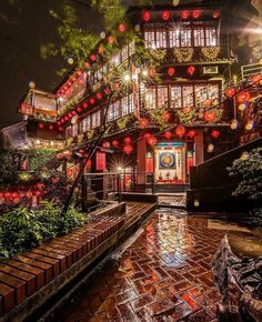 Red Lanterns, China Travel Guide, Magic Places, Changchun, Aesthetic Places, Lijiang, Ancient Village, Japan Photography