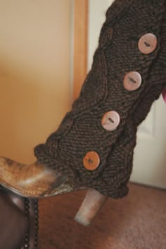 cut the arm of an old sweater and sew on buttons. So stinkin cute! Boot Leggings, Old Sweater, Crochet Socks, Boot Cuffs, Fit Check, Sew On, Upcycle Clothes, Hippie Style, Leg Warmers