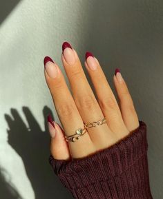 The holiday season is here. We have rounded up some of our favourite pretty December & holiday nail designs for the season! December Nails, Fall Gel Nails, Paris Style, Tip Nails, Neutral Nails, Orange Nails, Xmas Nails, Chic Nails, French Tip Nails