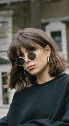 French Bob Medium, French Fringe Short Hair, Long French Bob With Fringe, Short Hair French Bangs, Short Hair With French Bangs, Long Bob Fringe Hairstyles, Bob With French Bangs, Short Hairstyle Women Fringe, Front Bangs With Short Hair