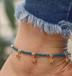 Beaded Ankle Bracelets Ideas, Anklelet Jewelry, Cute Anklet Ideas, Diy Beaded Anklet Ideas, Anklet Bead Ideas, Bead Anklet Ideas, Beads Anklets Ideas, Beaded Anklets Diy, Anklet With Charms