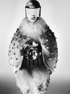 silver-alexander-mcqueen-sunglasses Alexander Mcqueens, David Sims, Space Fashion, Stella Jean, Futuristic Style, Fashion Campaigns, Futuristic Fashion, Avant Garde Fashion