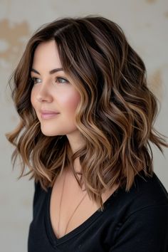 Short Brunette Hair With Balayage, Collarbone Length Haircuts With Layers, Fall Wedding Hairstyles Bridesmaid Short Hair, Low Maintenance Ombre Brunettes, Medium Brunette Hair Styles, Mid Length Hair Loose Curls, Winter Balayage Dark Hair, Mid Length Hairstyles Oval Face, Fall 2024 Hair Cut Trends Brunette