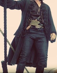 Piratecore Fashion, Aesthetic Male Outfits, Pirate Outfit, Fair Outfits, Pirate Fashion, Aesthetic Outfits Men, Black Sails, Medieval Clothing