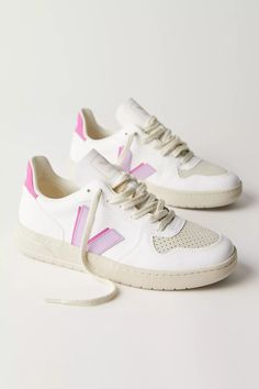 Veja V-10 Sneakers | Free People Organization Shoes, Shoes Dressing, Dressing Shoes, Shoe Outfits, Storage Shoes, Shoe Organization, Shoes Dresses, Trends Shoes, Veja V 10