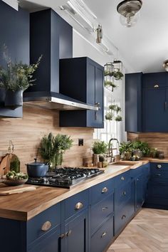 Navy Blue Kitchen Island, Kitchen Island Inspiration, Navy Blue Kitchen Cabinets, Blue Kitchen Island, Navy Blue Kitchen, Ideas Cocina, Unique Kitchen Backsplash, Simple Living Room Decor, Transitional Decor Living Room