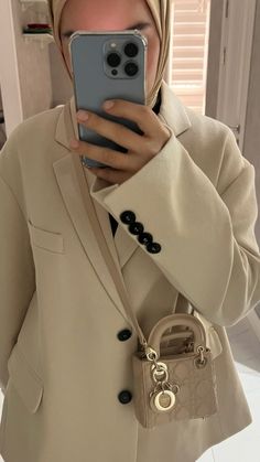 Small Bag Outfit, Lady Dior Bag Outfit, Dior Saddle Bag Outfit, Lady Dior Micro, Dior Bag Outfit, Dior Mini Bag, Lady Dior Mini, Dior Outfit, Dior Aesthetic