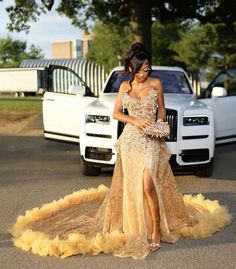 Brooklyn Frost Prom, Homecoming Dresses For Black Women, Prom Dress Inspiration Gold, Gold Prom Dress Inspiration, Gold Matric Dance Dresses, Long Prom Dress Ideas, Prom Dress Inspo Black Woman, Senior Prom Dress Ideas, Prom Dress Ideas Black Women