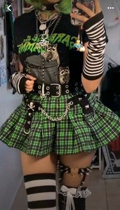 Dark Alt Outfits, Colorful Alt Outfits, Green Goth Outfit, Gothic Clothing Aesthetic, Colorful Alternative Fashion, Headware Accessories, Anime Goth Outfits