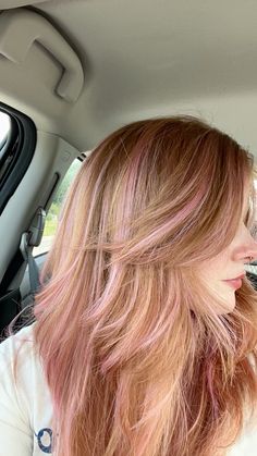 #gingerandpinkhair #strawberryblonde #pinkhair Hair Color Blonde And Pink, Cute Died Hairstyles, Light Pink And Ginger Hair, Pastel Pink Streaks In Blonde Hair, Redhead With Pink Highlights, Strawberry Blonde Hair With Pink Highlights, Pink Light Brown Hair, Ginger Pink Highlights, Hair Colour Ideas Pink