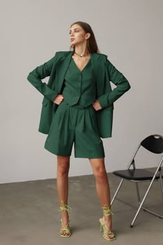 Emerald Pleated Shorts, Women Bermuda Shorts, Green Bermuda Suit, Dark Green Suit, Formal Suit, Wedding Guest, Bridesmaids Set, Party ⭐Size: Please write your chest, waist, hips, height, and we will make a suit to your individual measurements! After you place your order, we may ask you for additional measurements. We do this to ensure that the suit fits you perfectly👌😊 ⭐Our fabric: We have used a premium quality suiting fabric.  ⭐Shipping: ✈️We have two shipping options that we can offer: Free Suits For Women Summer, Suits For Women Shorts, 2 Piece Suits Women, Shorts Wedding Outfit, Dark Green Formal Outfit, Wedding Guest Set Outfit, Dark Green Shorts Outfit, Masculine Bridesmaid Outfits, Women Suit Wedding Guest