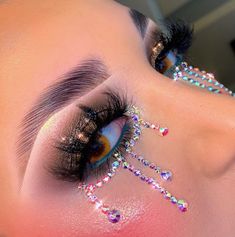 Crazy Makeup Art, Crystal Eye Makeup, Lash Glue Remover, Rave Ideas, Lashes Volume, Classic Lashes, Crystal Makeup