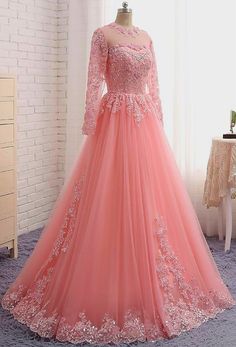 New Long Frock Models, Long Frocks For Kids, Pretty Gowns, Sophisticated Cocktail Dress, Lehenga Bridesmaid, Dressing Design, Party Wear Gowns, Bridal Lehenga Designs