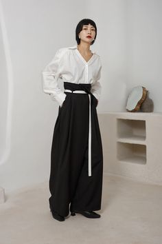 Ultra High Waist Wide Trouser Leg Loose Folded Pants Original Design – Ofelya Boutique Women Techwear Outfit, Hakama Pants Outfit, Pant Skirt Outfit, Wide Hips Outfit, High Waist Pants Outfit, Ss24 Outfits, Skirt Pants Outfit, Folded Pants, Wide Pants Outfit